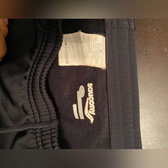 Saucony Athletic running leggings black elastic waist - Picture 2 of 9